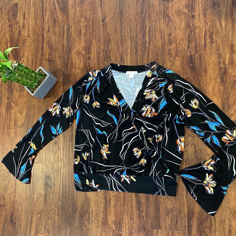 ♦️2/$20 Floral faux-wrap blouse